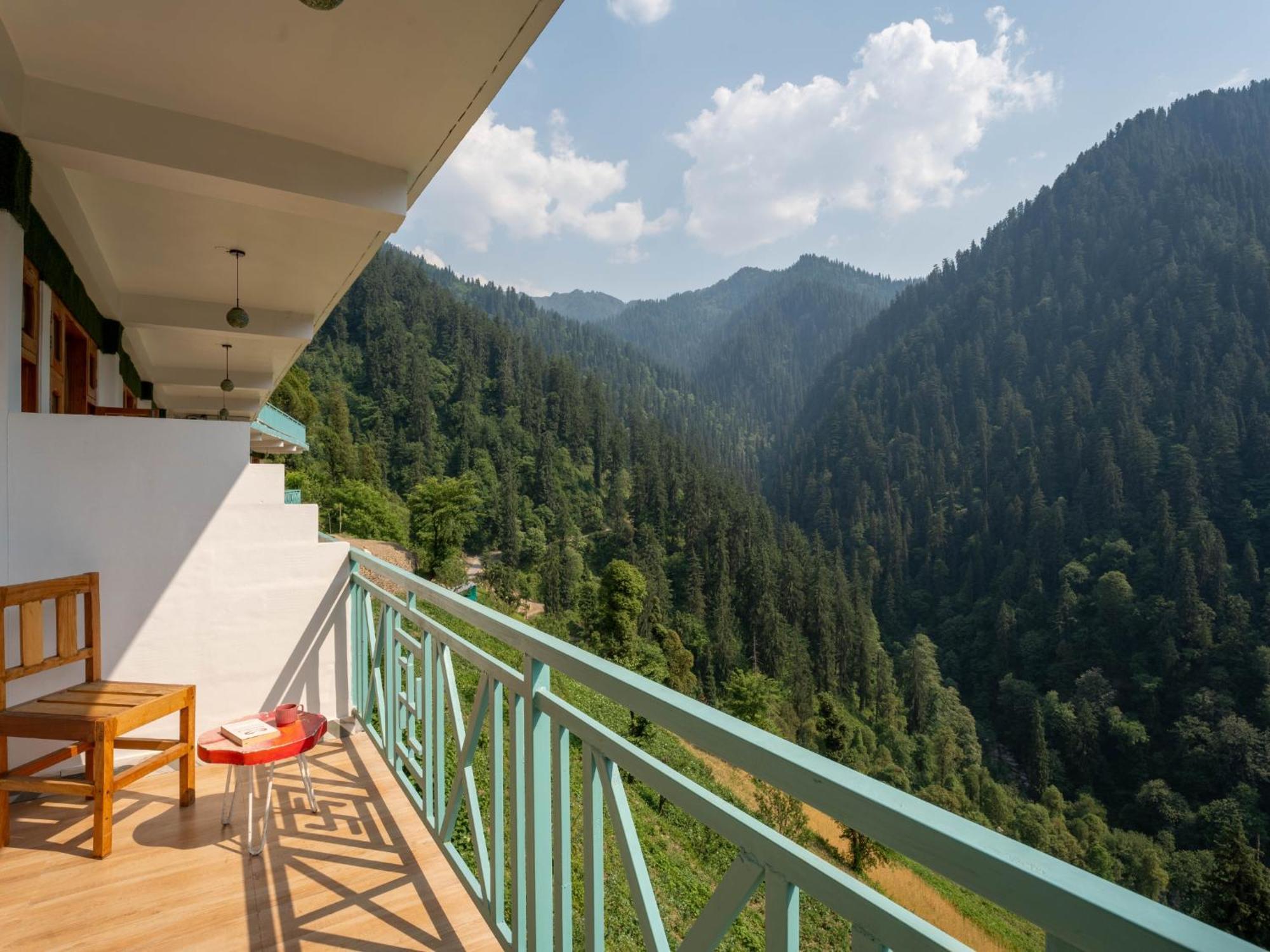 Moustache Shoja, Jibhi Hostel Buitenkant foto