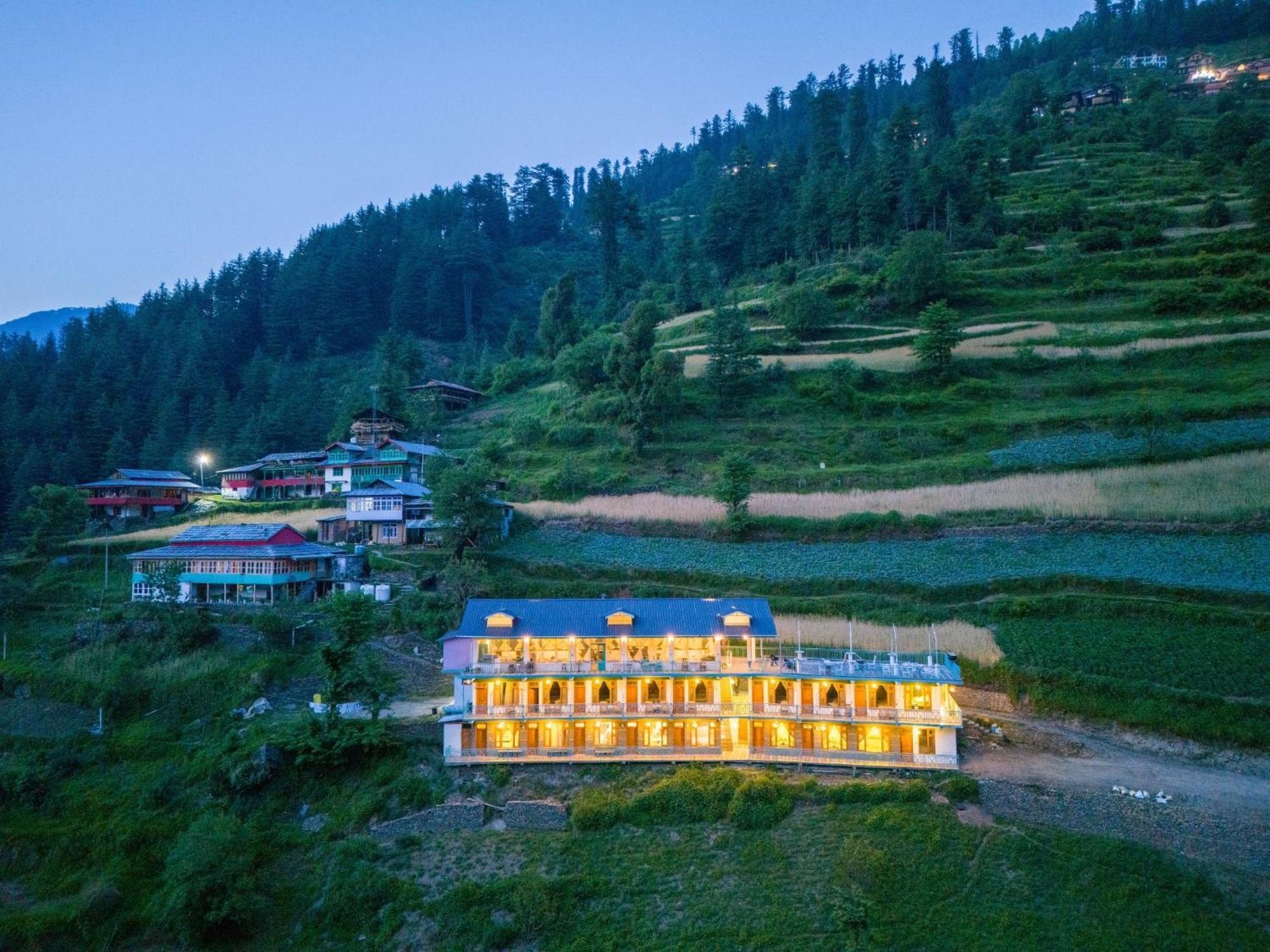 Moustache Shoja, Jibhi Hostel Buitenkant foto